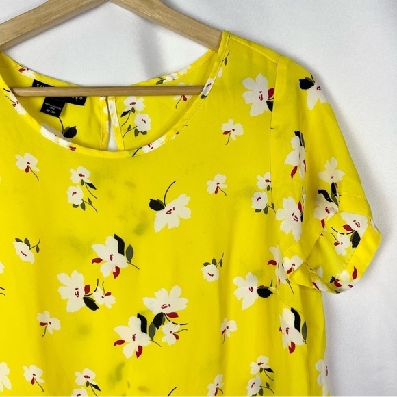 Simply Styled Petite Yellow Floral Short Sleeve Blouse MP - Picture 3 of 3